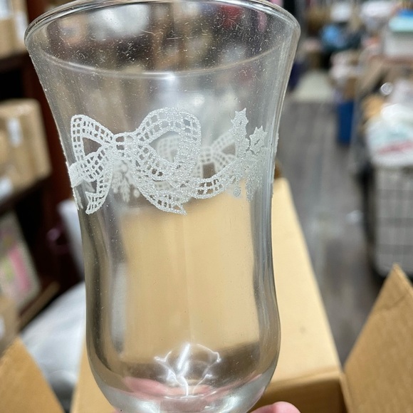 Home Interiors set of 4 Holly & Ribbon clear votives - Picture 2 of 5